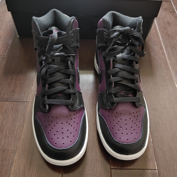 Nike: Dunk High x Fragment Design "Beijing" Sneakers - Picture 3 of 11